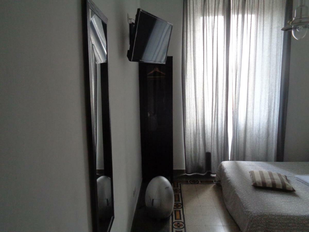 Hotel T C Rms Rom Exterior foto